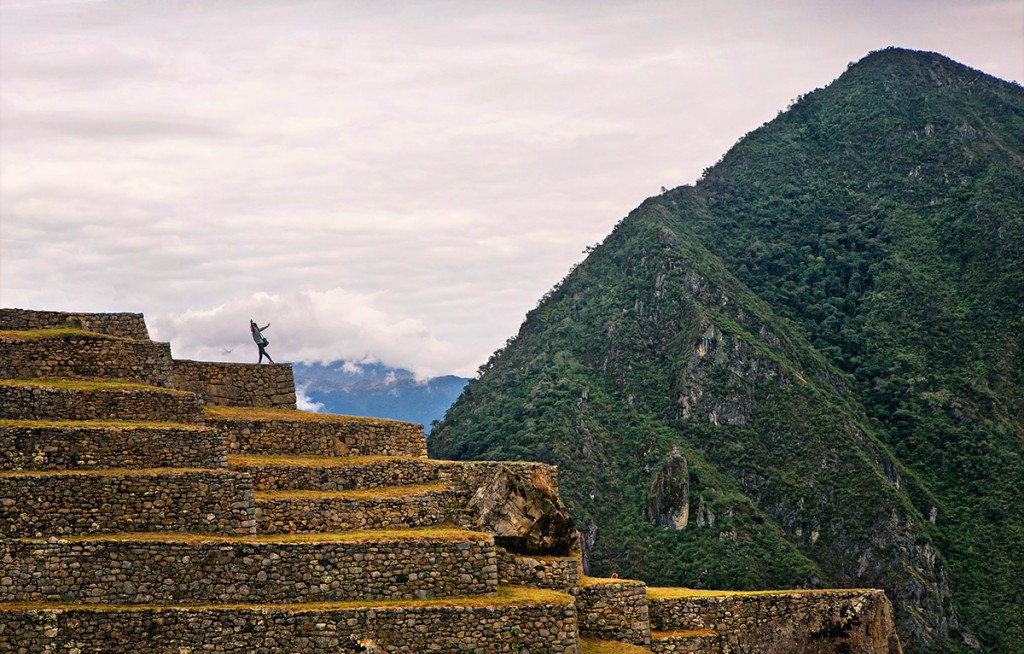 Cette photo du Machu Picchu aurait beaucoup moins d’impact sans cette silhouette qui semble prendre son envol. C’est le pivot de la composition du cadre. 