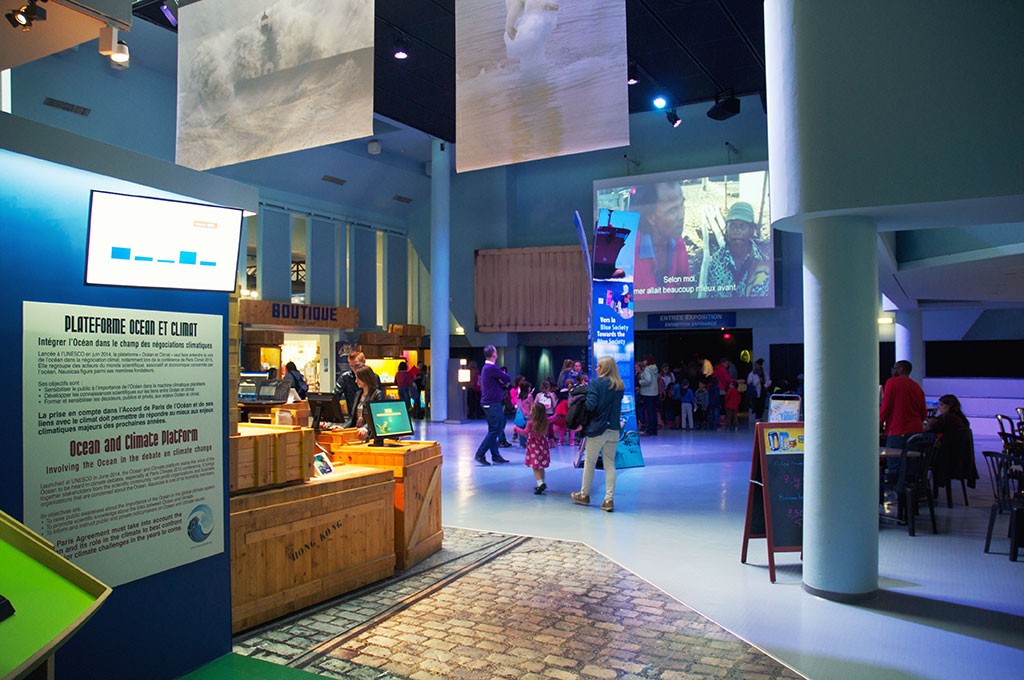 boulogne-sur-mer-nausicaa-aquarium-hall-2