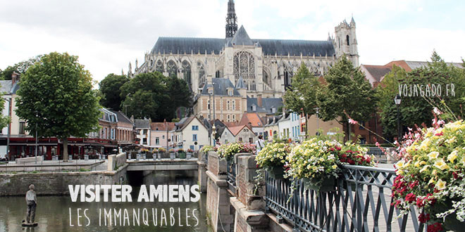 Panorama de la cathédrale à Amiens