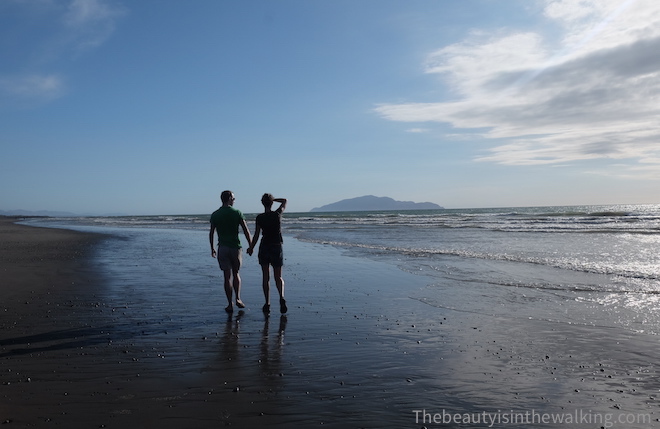 Véronique et Erik sur la plage Otaki